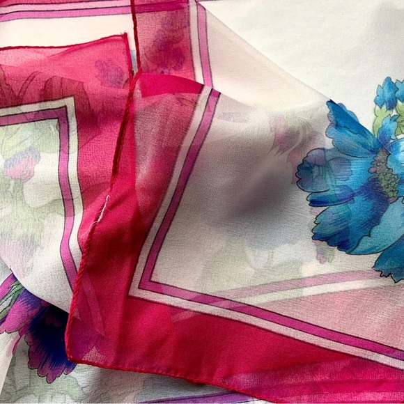 🛍Bundle sale! Vintage bright floral sheer scarf - Picture 5 of 7